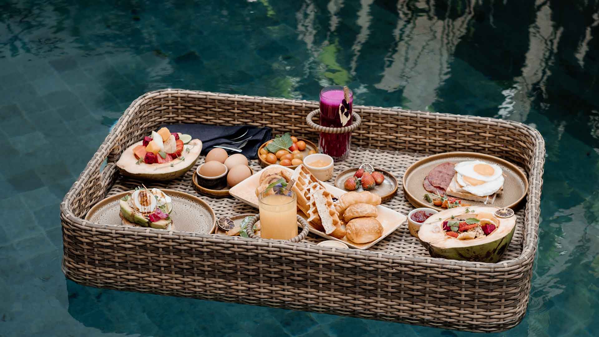 Karaya Villas Umalas - Floating Breakfast